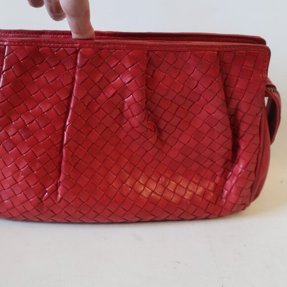 Womens Bottega Veneta Red Intrecciato Leather Clutch Handbag COLOR: RED ZIPPER C - Picture 3 of 16